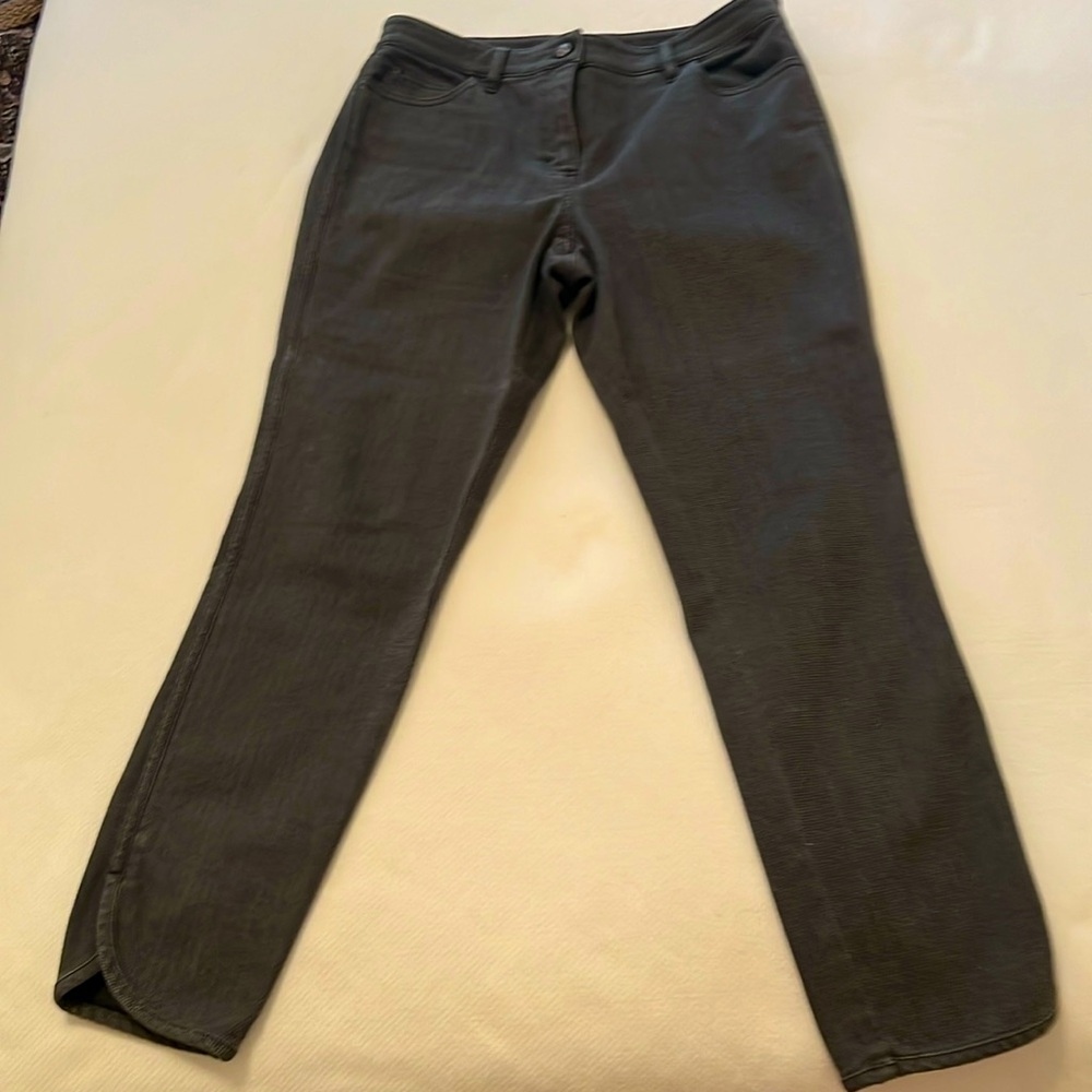 Per Se jeans. Size 8. Grey blue color. Cropped
